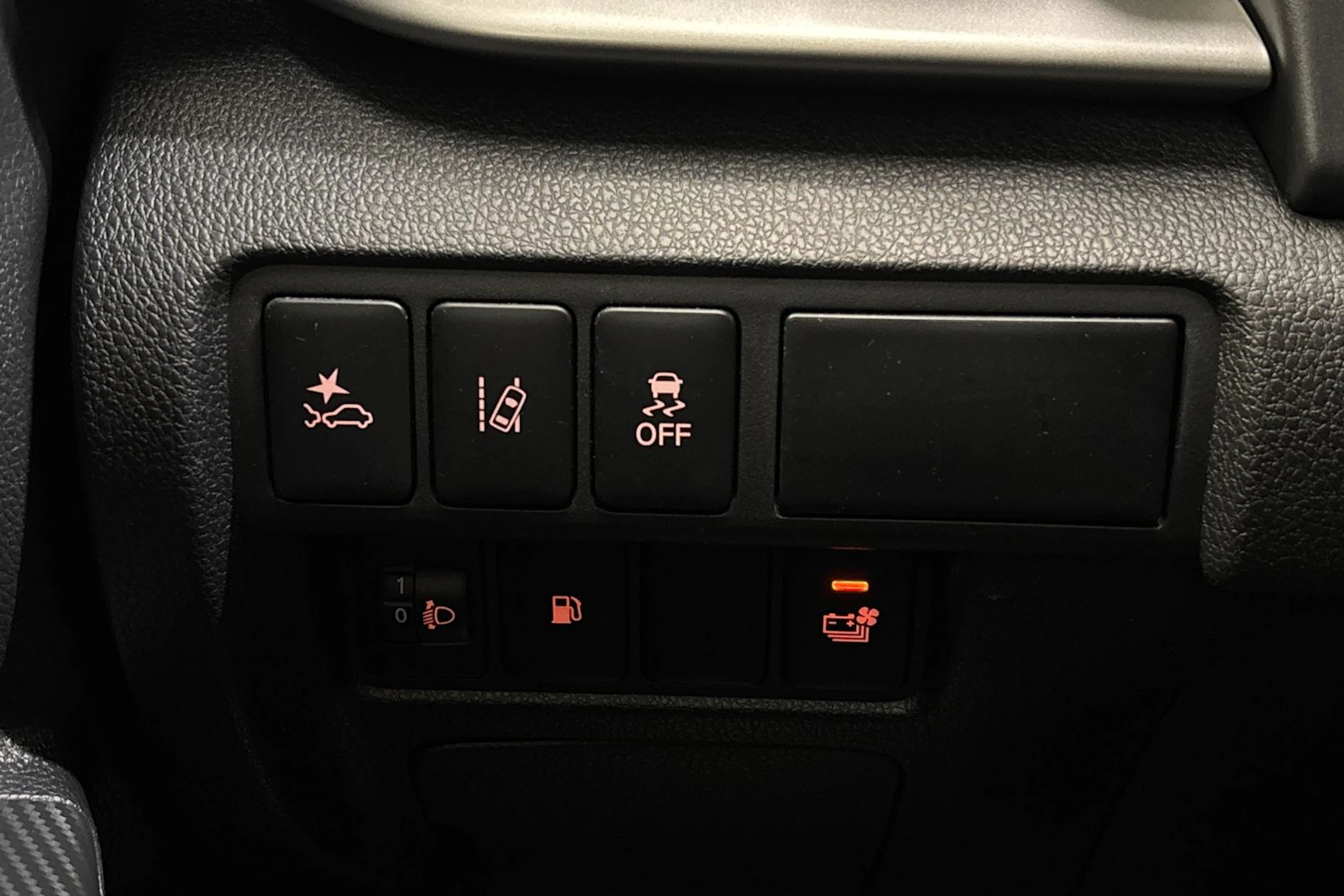 musta Mitsubishi Eclipse Cross 2023 kuva 20.