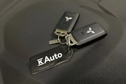 musta Mitsubishi Eclipse Cross 2023 kuva 24.