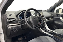 valkoinen Mitsubishi Eclipse Cross 2023 kuva 7.