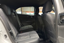 valkoinen Mitsubishi Eclipse Cross 2023 kuva 16.