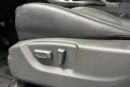 valkoinen Mitsubishi Eclipse Cross 2023 kuva 19.