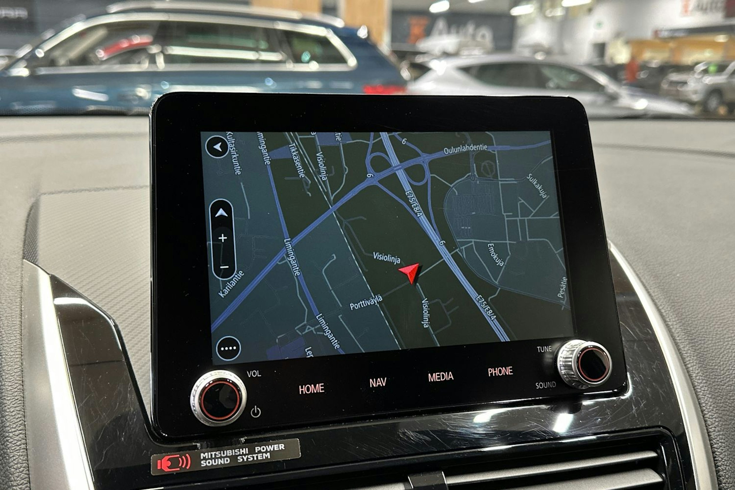 valkoinen Mitsubishi Eclipse Cross 2023 kuva 20.