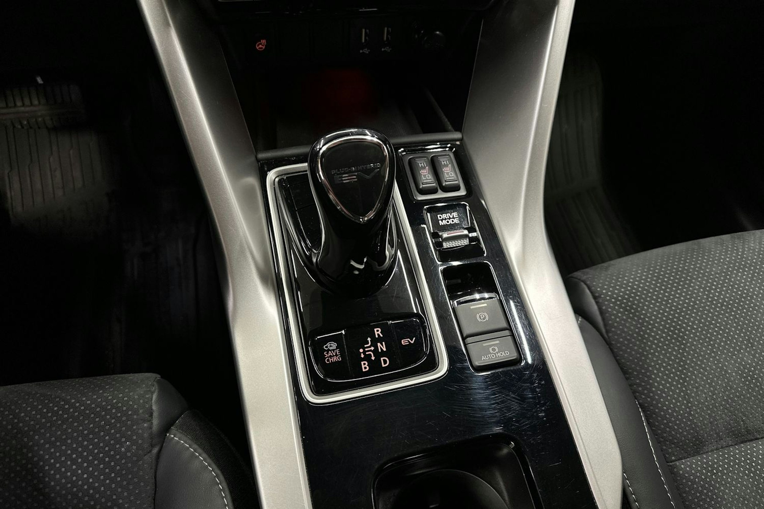 valkoinen Mitsubishi Eclipse Cross 2023 kuva 25.