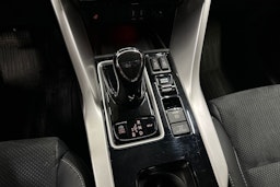 valkoinen Mitsubishi Eclipse Cross 2023 kuva 25.