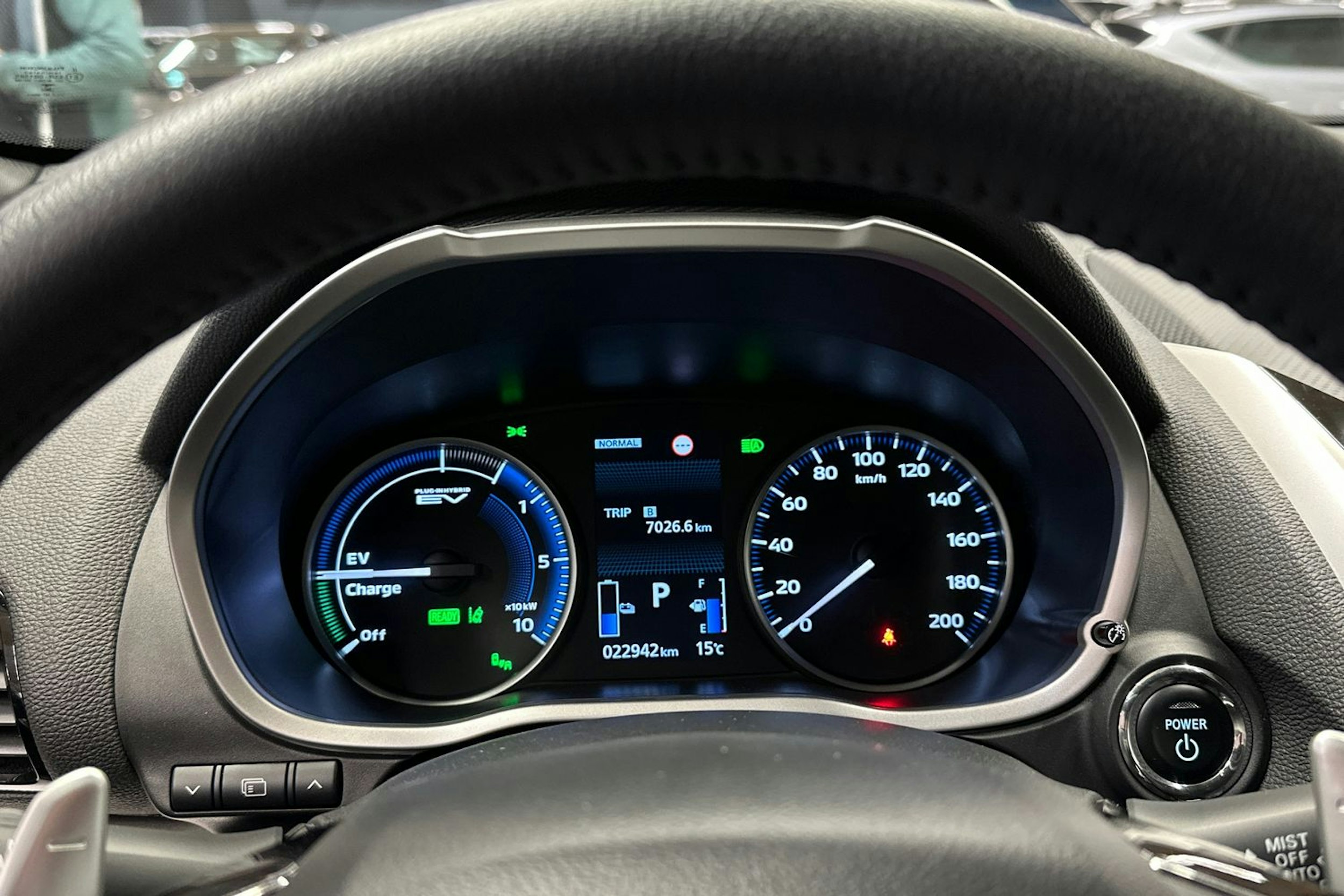 valkoinen Mitsubishi Eclipse Cross 2023 kuva 26.