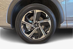 Harmaa Mitsubishi Eclipse Cross 2024 kuva 9.