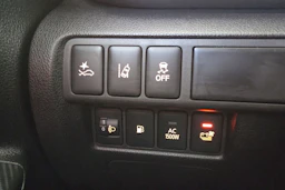 Harmaa Mitsubishi Eclipse Cross 2024 kuva 17.