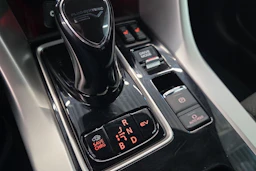 Harmaa Mitsubishi Eclipse Cross 2024 kuva 18.