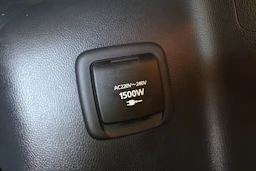 Harmaa Mitsubishi Eclipse Cross 2024 kuva 22.
