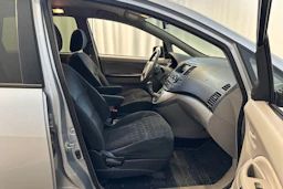 harmaa Mitsubishi Grandis 2004 kuva 13.