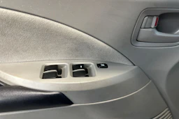 harmaa Mitsubishi Grandis 2004 kuva 14.