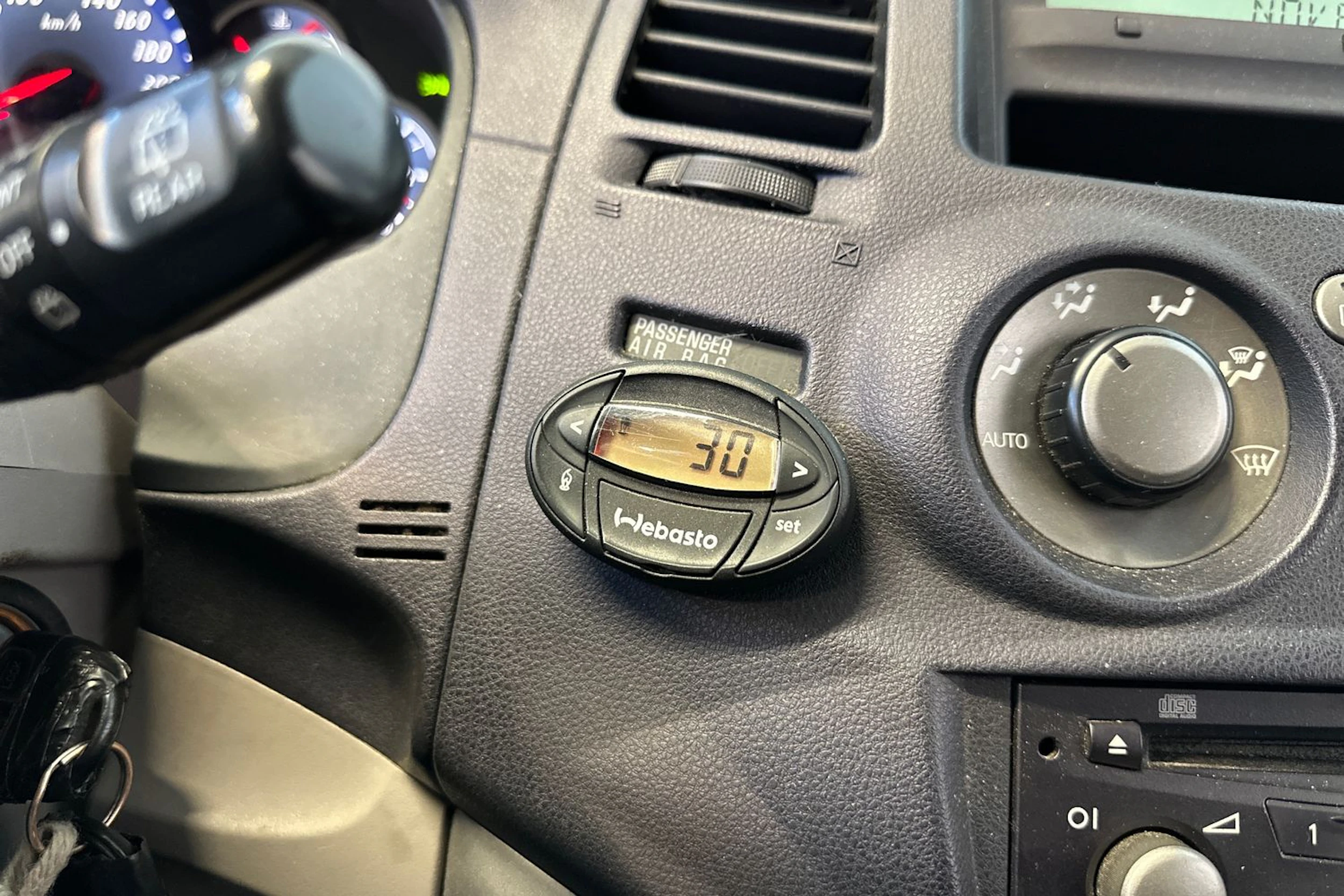 harmaa Mitsubishi Grandis 2004 kuva 18.