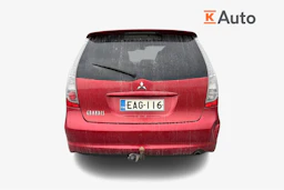 Punainen Mitsubishi Grandis 2009 kuva 3.