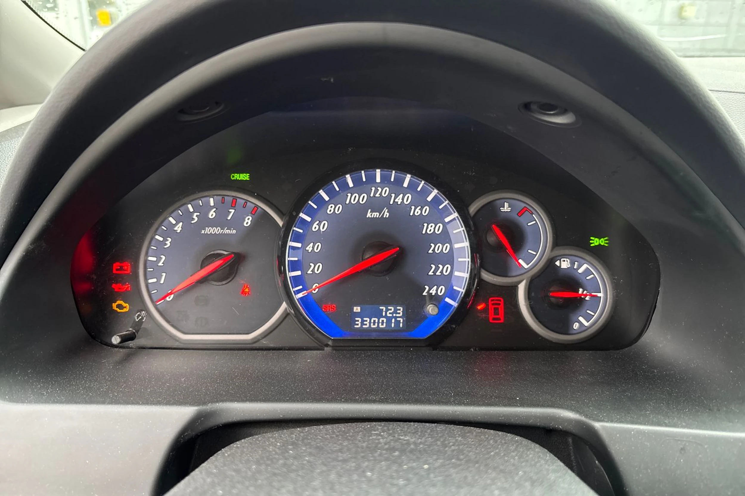 Punainen Mitsubishi Grandis 2009 kuva 12.
