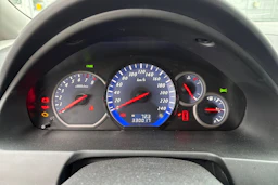 Punainen Mitsubishi Grandis 2009 kuva 12.