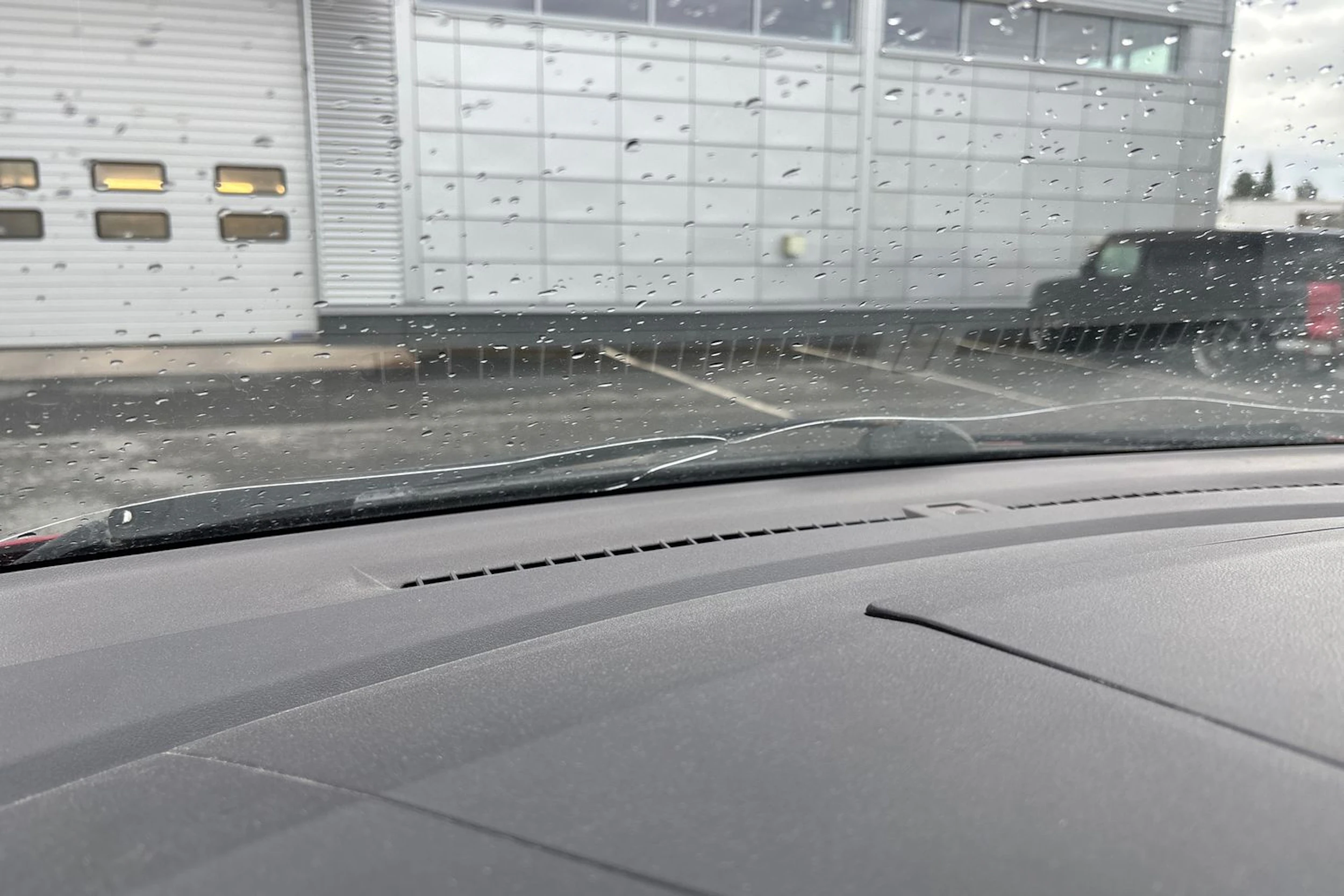 Punainen Mitsubishi Grandis 2009 kuva 13.