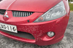 Punainen Mitsubishi Grandis 2009 kuva 19.