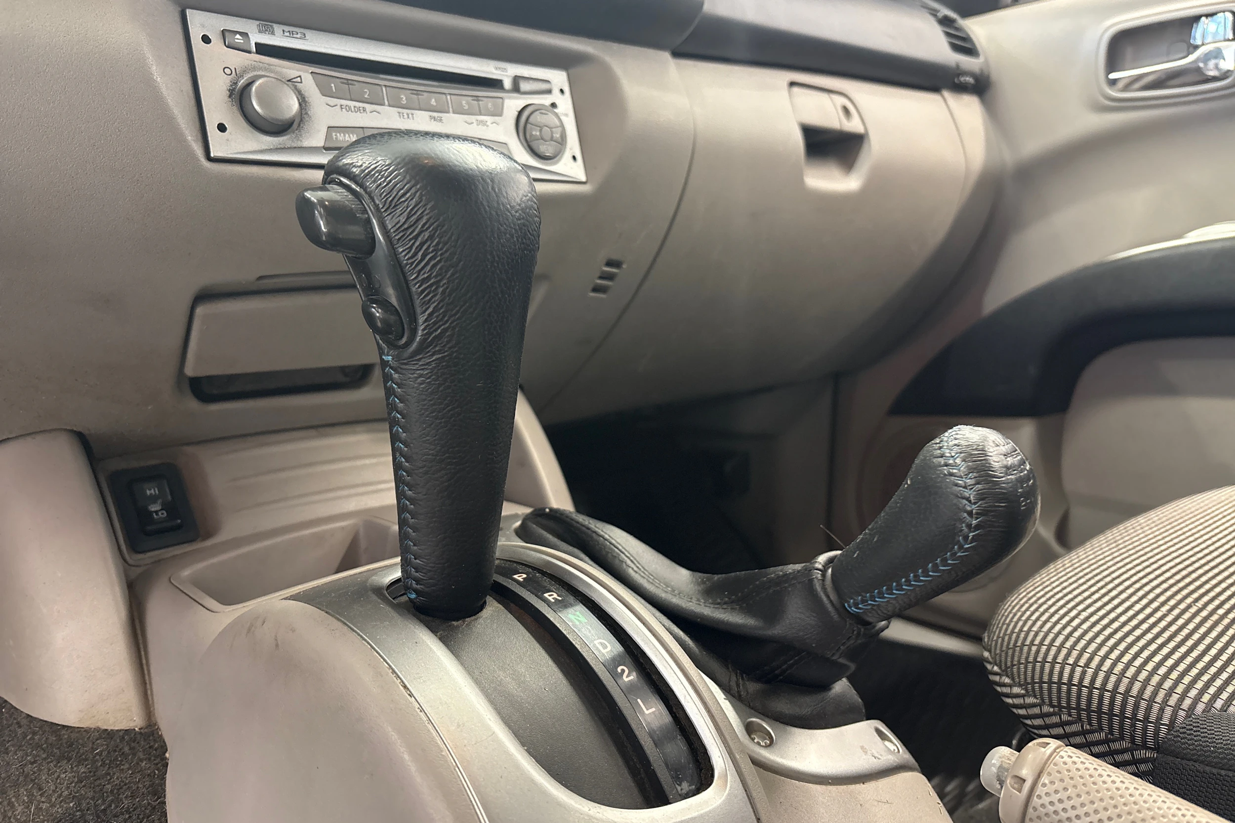 hopea Mitsubishi L200 2006 kuva 11.