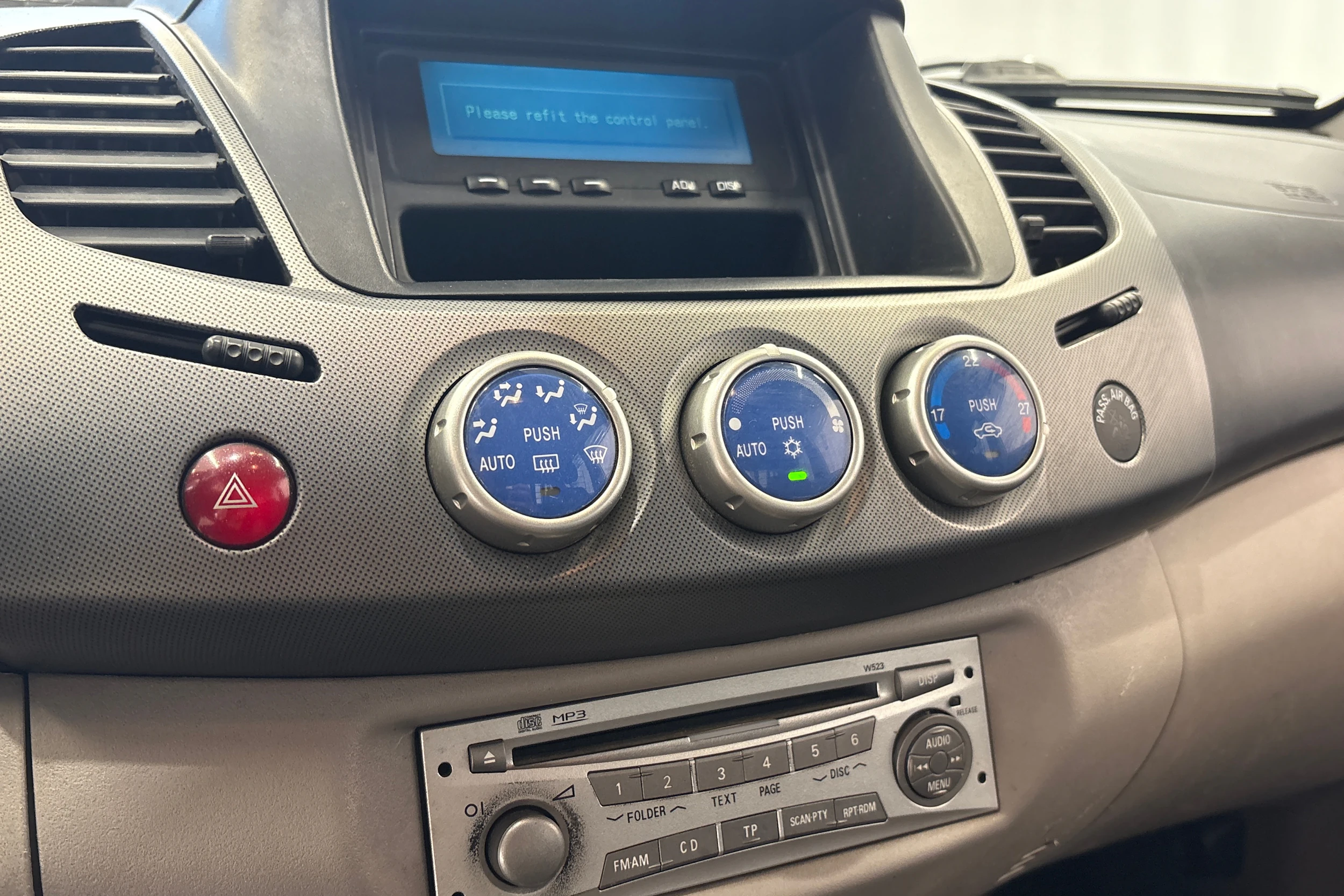 hopea Mitsubishi L200 2006 kuva 12.