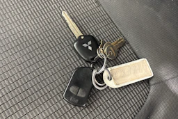 hopea Mitsubishi L200 2006 kuva 21.