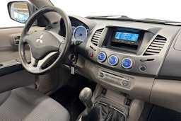 musta Mitsubishi L200 2007 kuva 10.