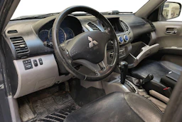 harmaa Mitsubishi L200 2010 kuva 3.