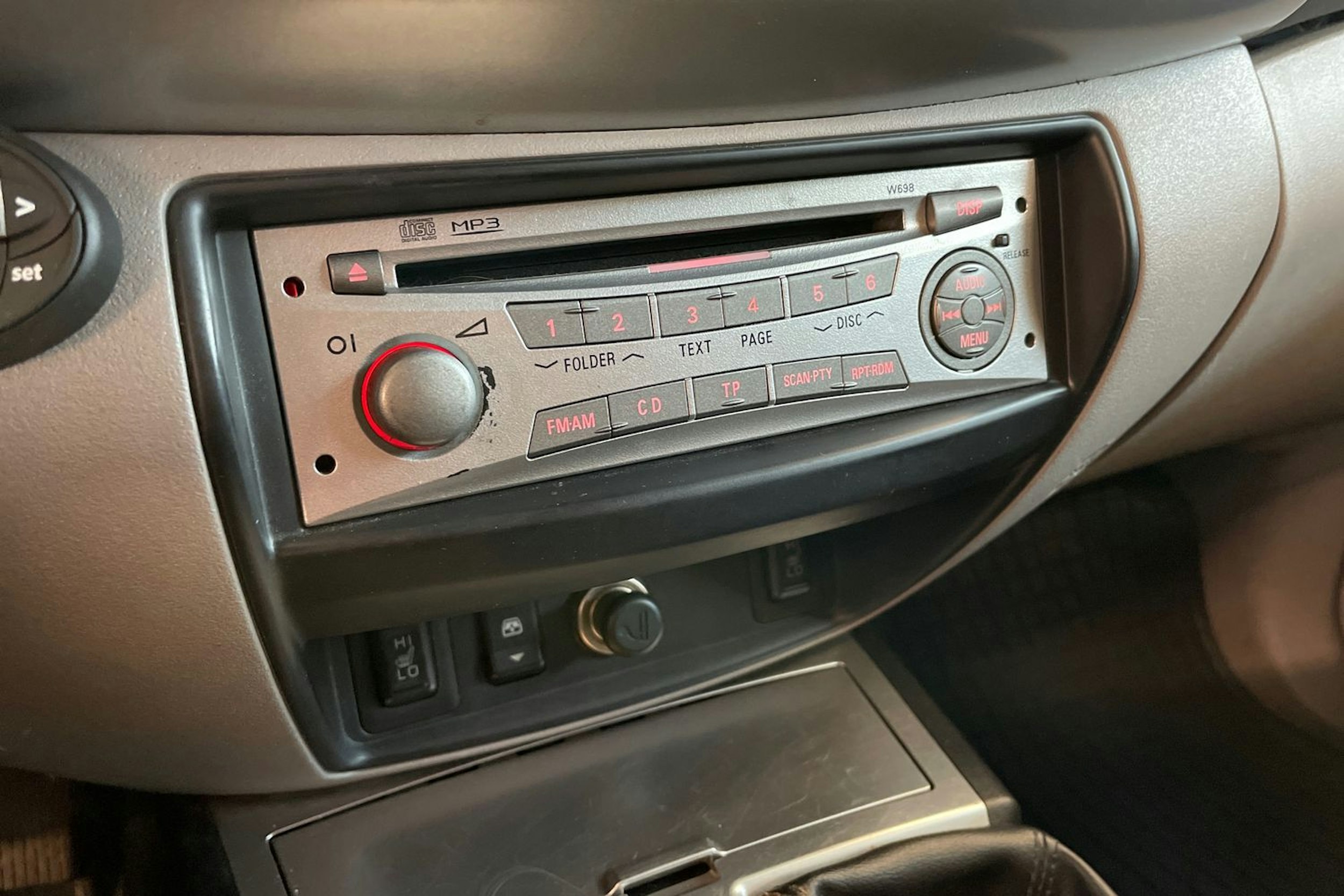 Sininen Mitsubishi L200 2011 kuva 18.