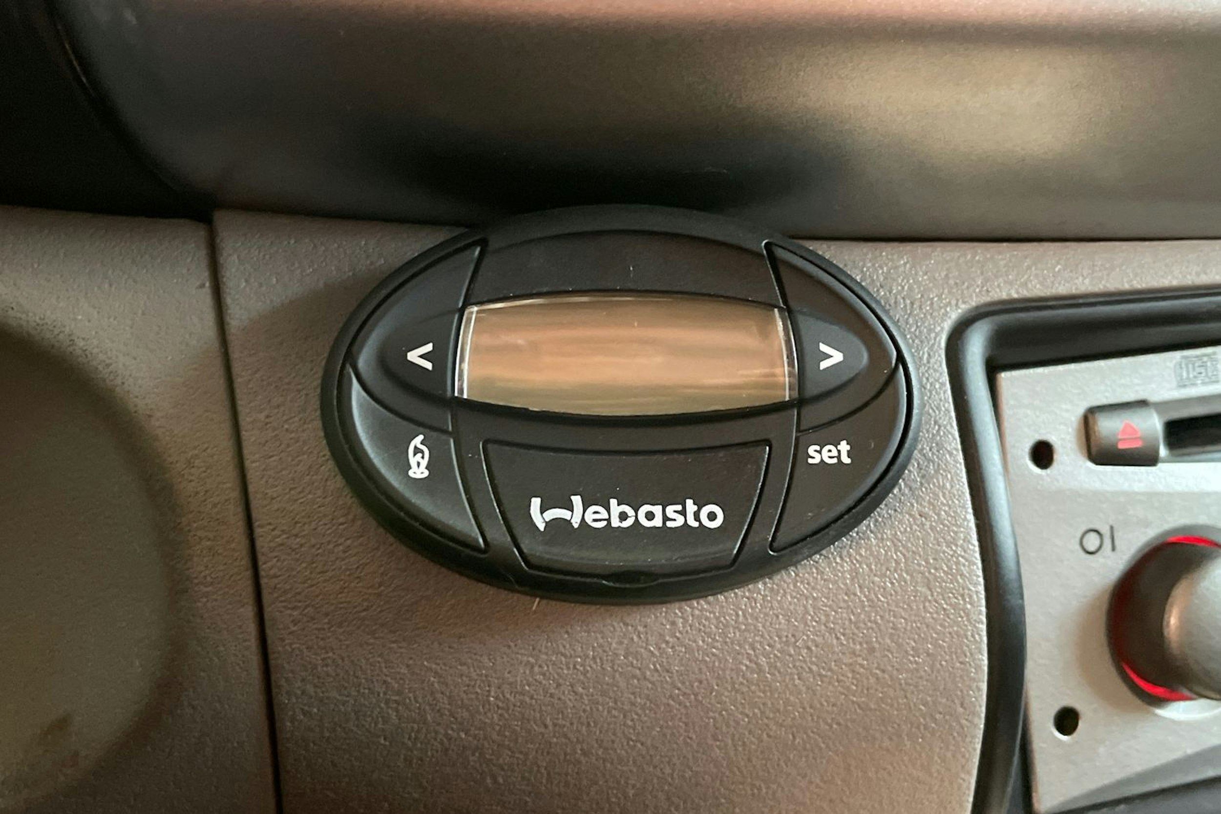 Sininen Mitsubishi L200 2011 kuva 19.