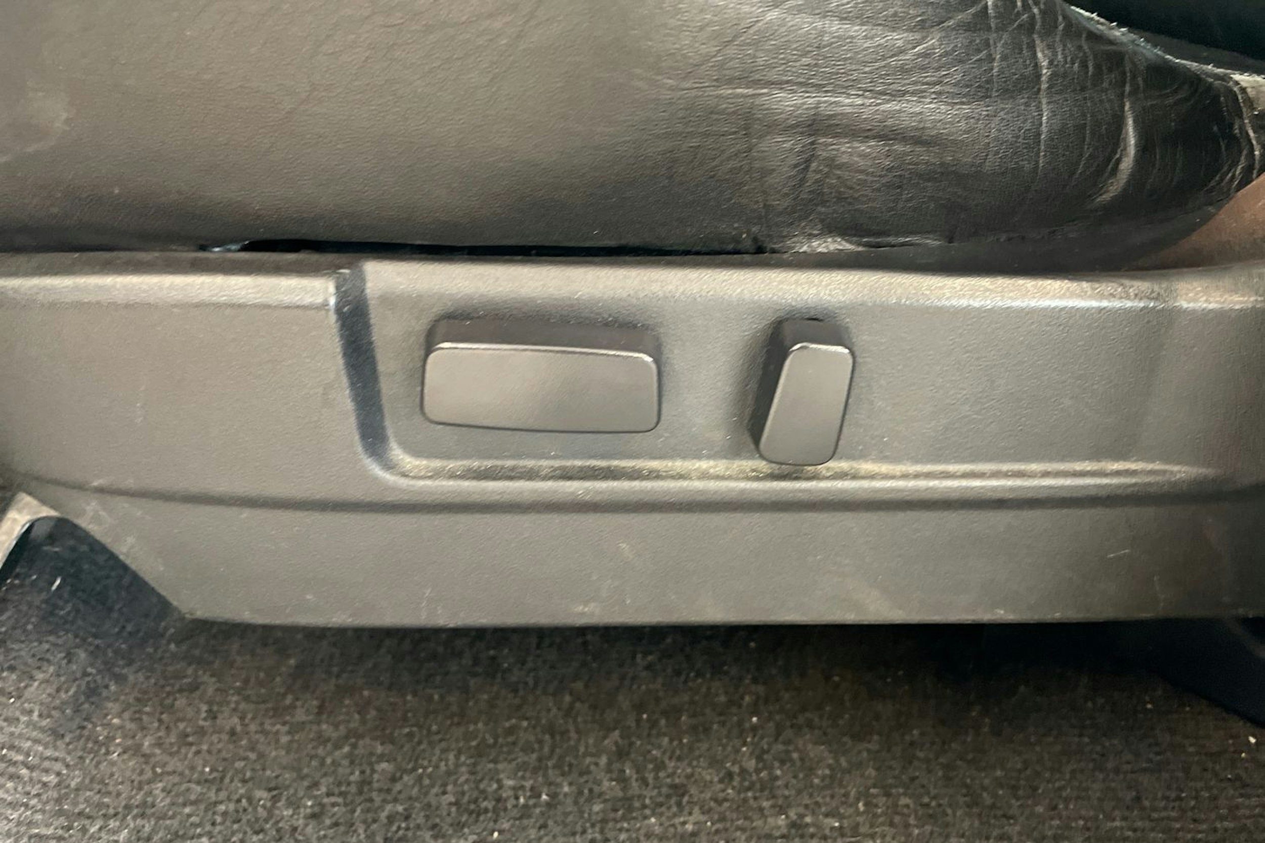 Sininen Mitsubishi L200 2011 kuva 21.