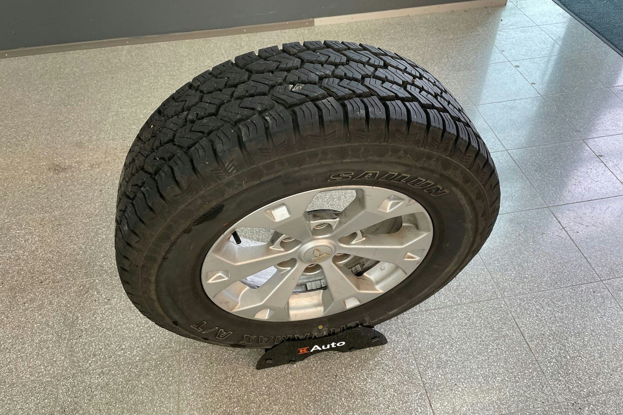 Sininen Mitsubishi L200 2011 kuva 25.