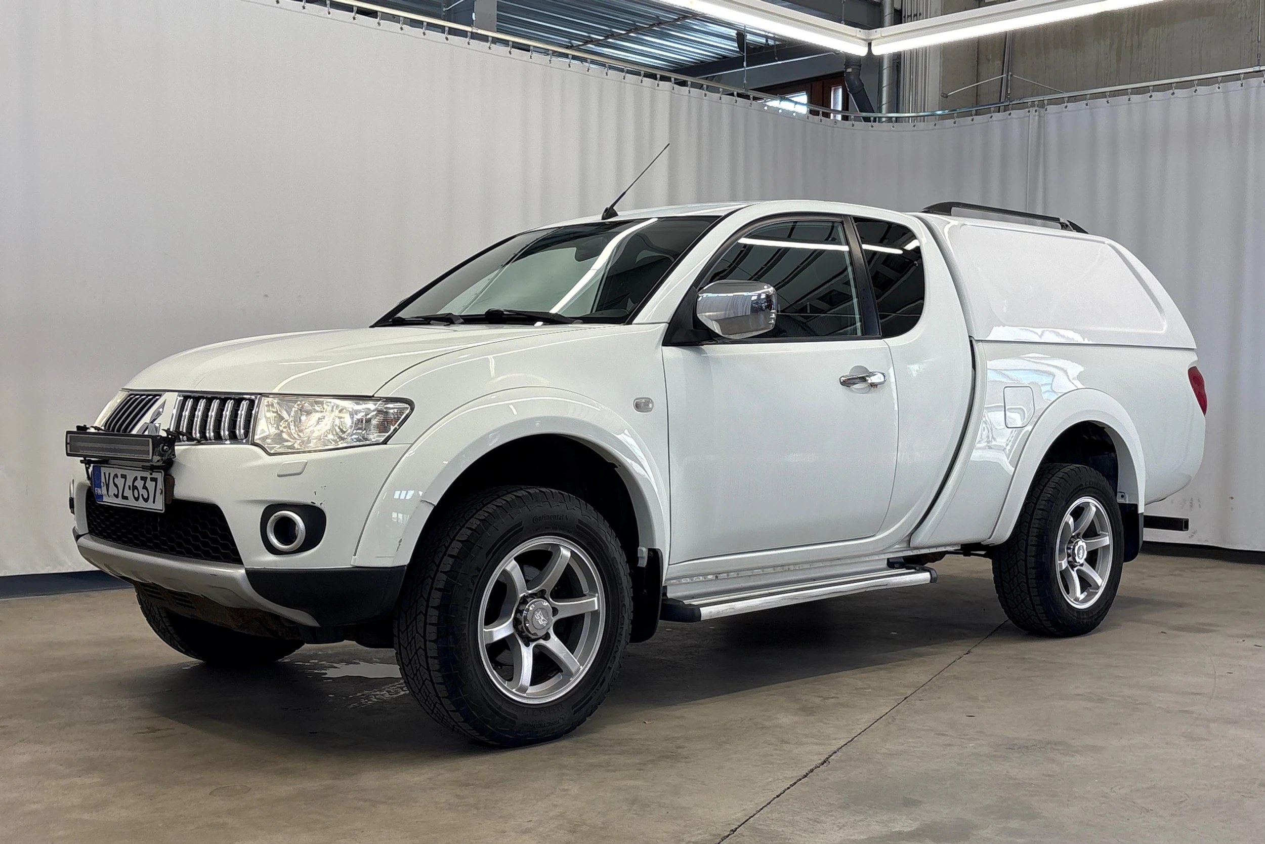 valkoinen Mitsubishi L200 2012 kuva 6.