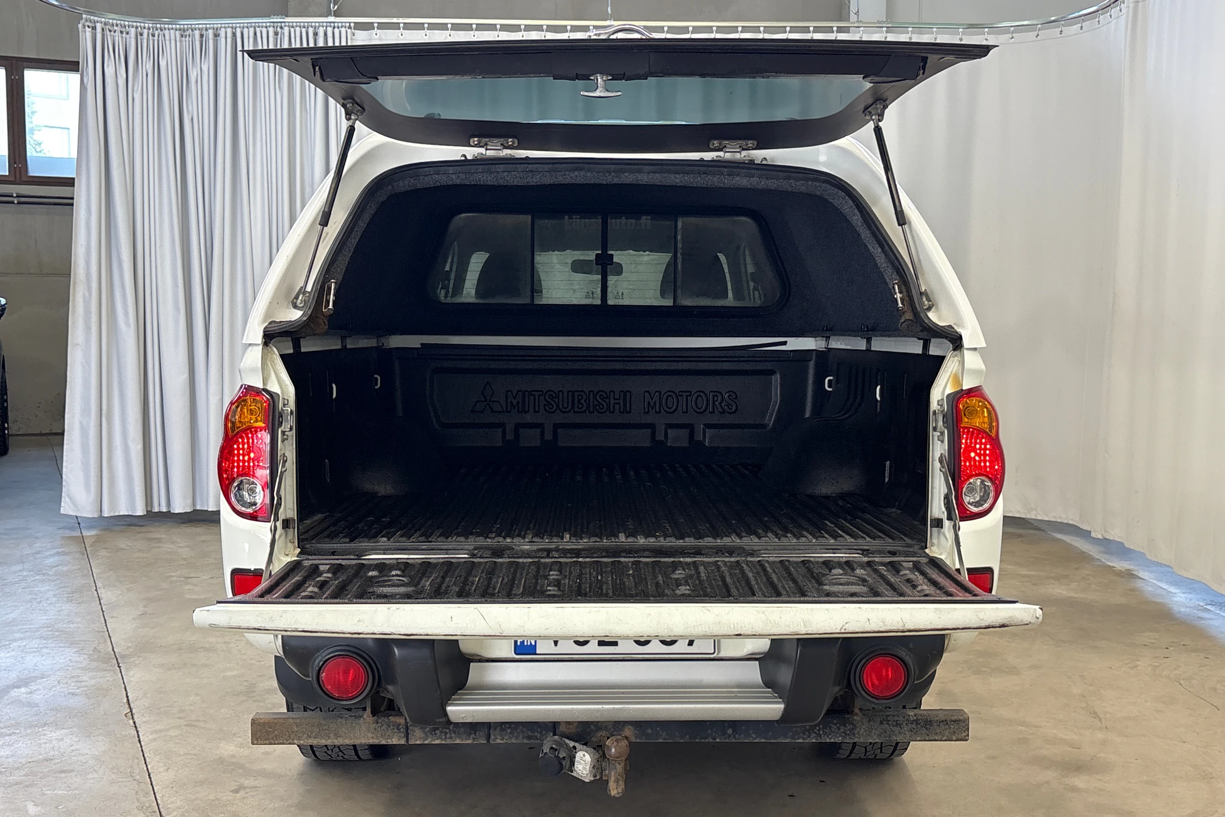 valkoinen Mitsubishi L200 2012 kuva 15.