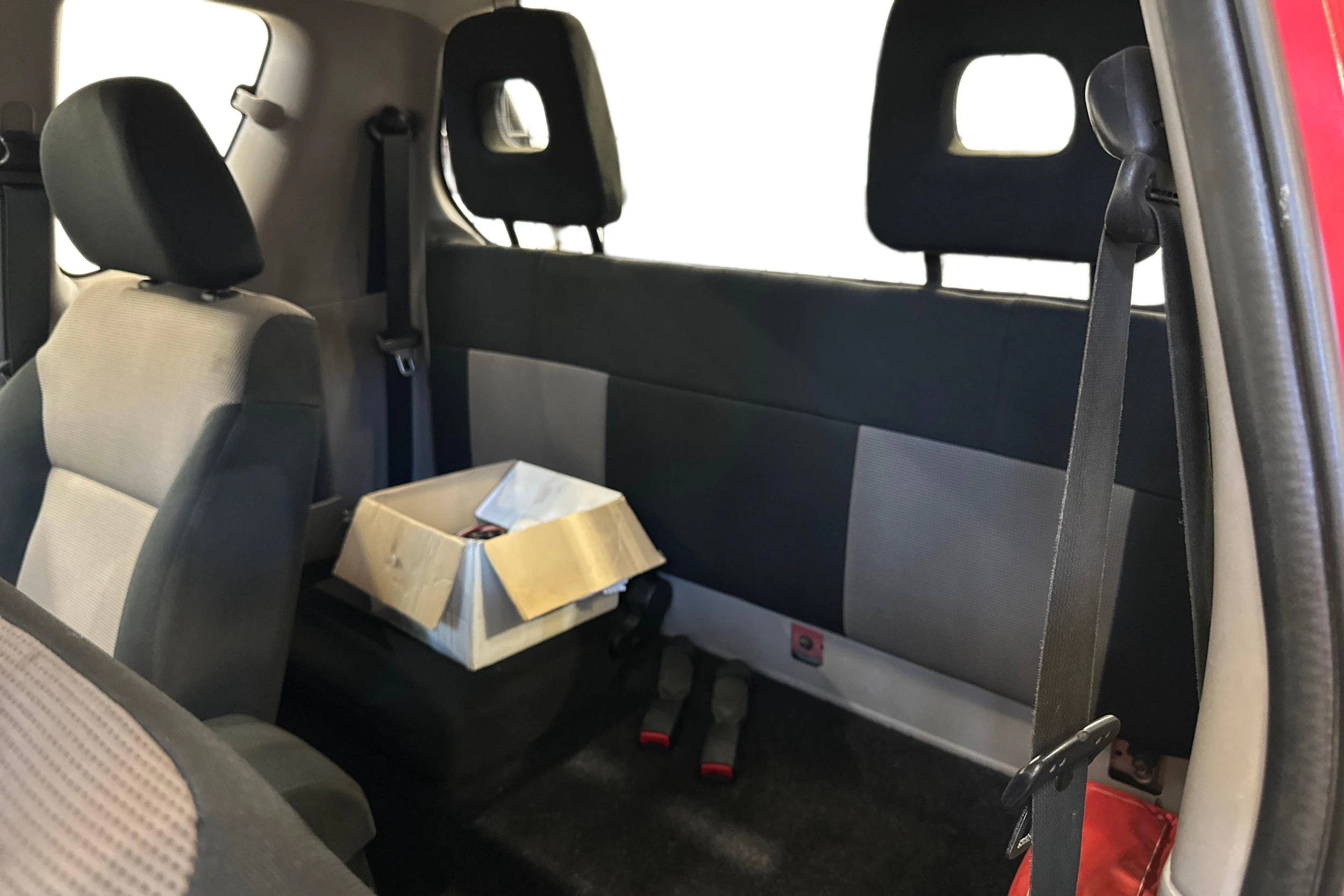 punainen Mitsubishi L200 2012 kuva 9.