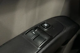 punainen Mitsubishi L200 2012 kuva 10.