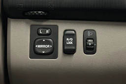 punainen Mitsubishi L200 2012 kuva 11.