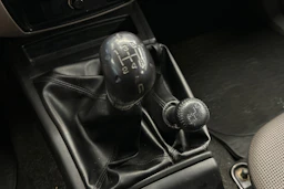 punainen Mitsubishi L200 2012 kuva 16.