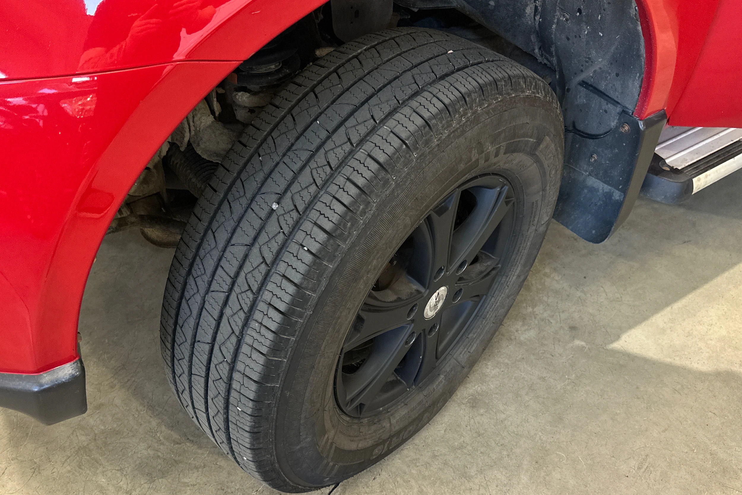 punainen Mitsubishi L200 2012 kuva 20.