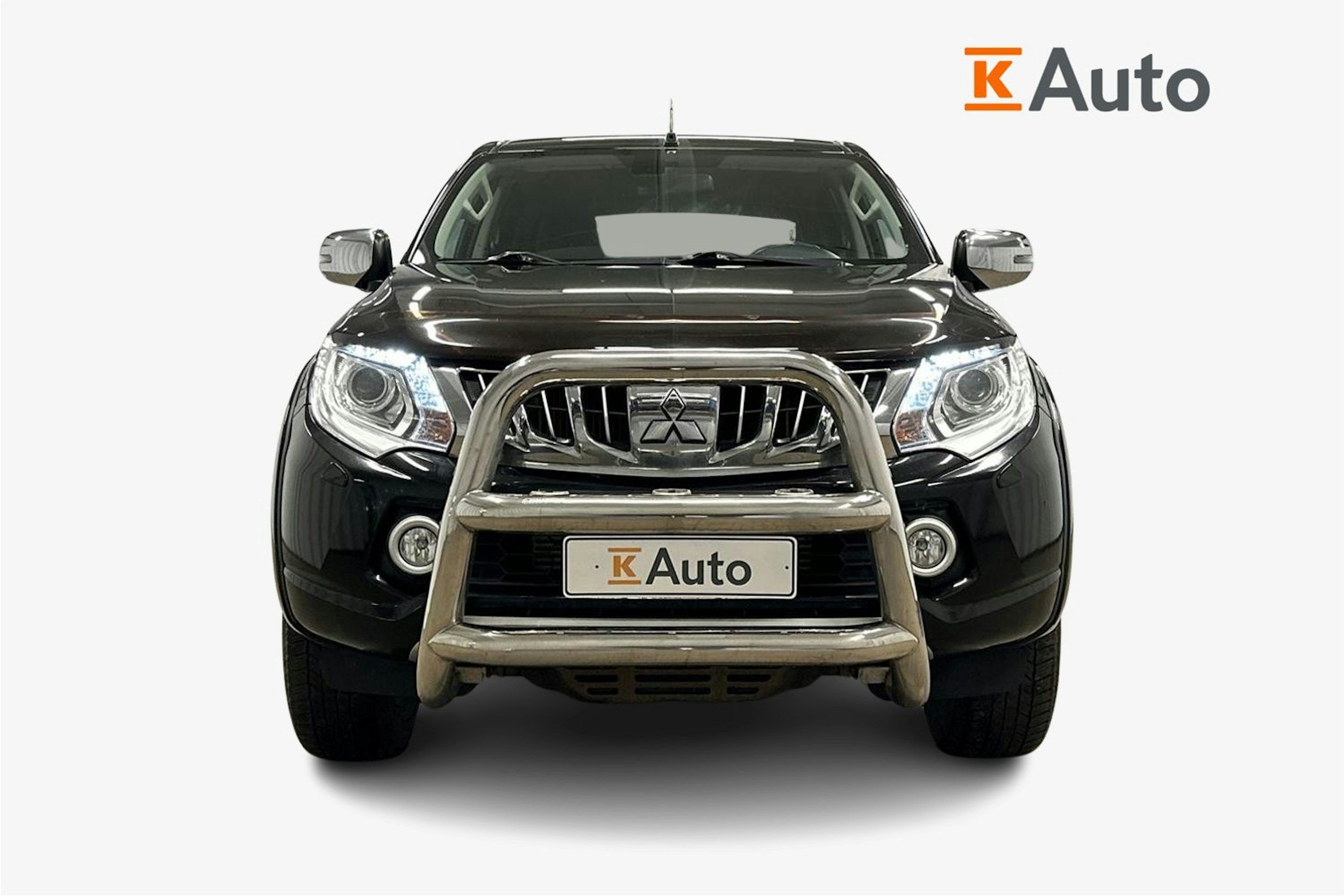 musta Mitsubishi L200 2015 kuva 5.