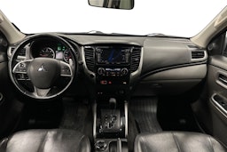 musta Mitsubishi L200 2015 kuva 9.