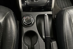 musta Mitsubishi L200 2015 kuva 22.