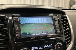 musta Mitsubishi L200 2015 kuva 26.
