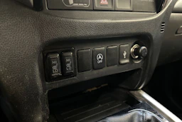 ruskea (beige) Mitsubishi L200 2016 kuva 18.