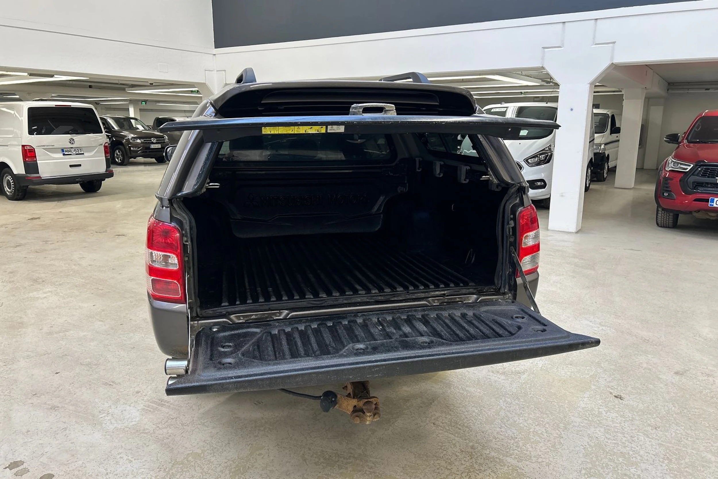 ruskea (beige) Mitsubishi L200 2016 kuva 20.