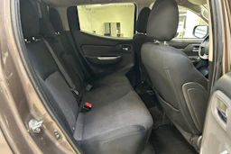 ruskea (beige) Mitsubishi L200 2016 kuva 21.