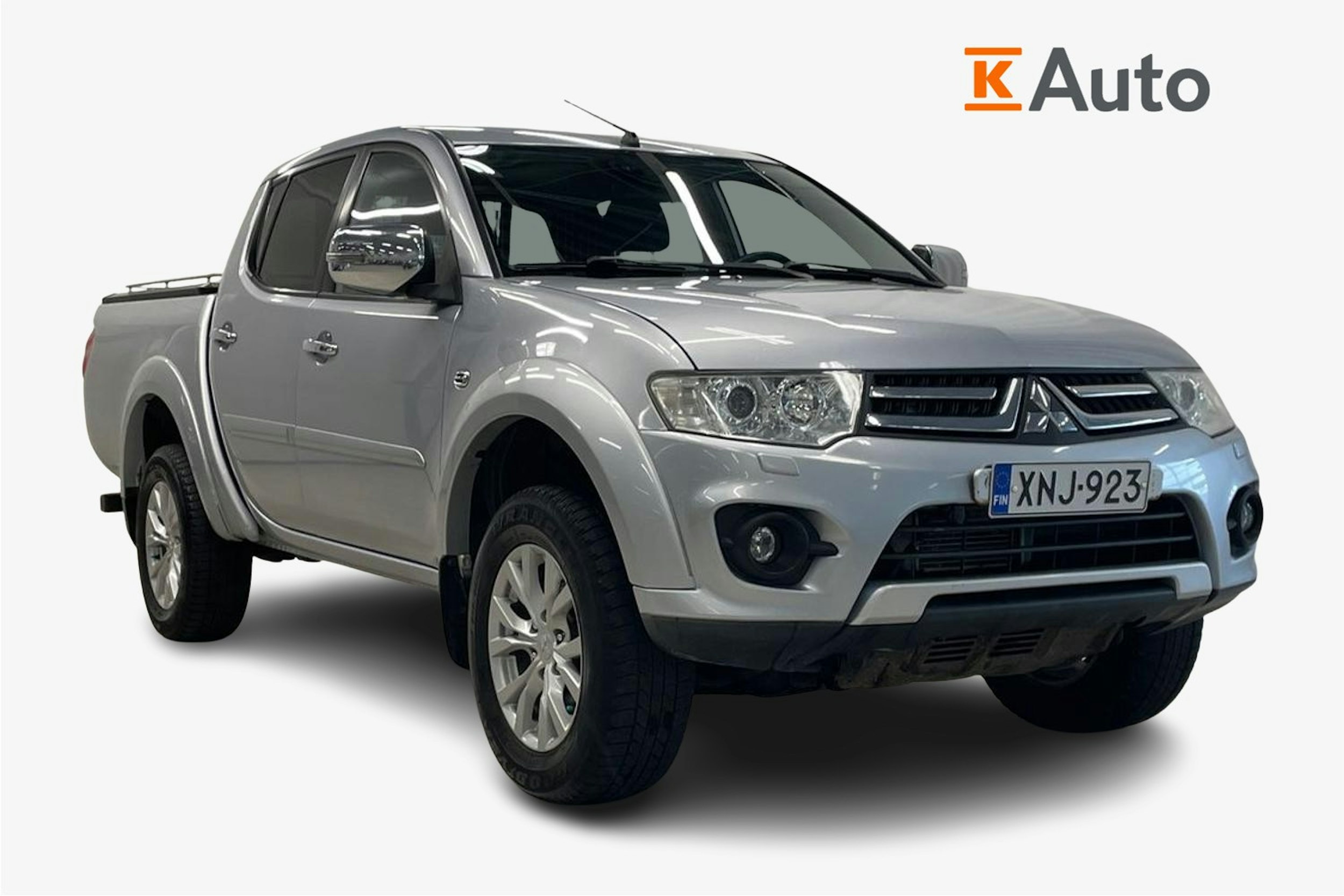Harmaa Mitsubishi L200 2015 kuva 1.
