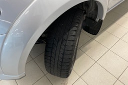Harmaa Mitsubishi L200 2015 kuva 10.