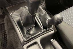 Harmaa Mitsubishi L200 2015 kuva 12.