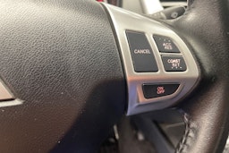 Harmaa Mitsubishi L200 2015 kuva 15.