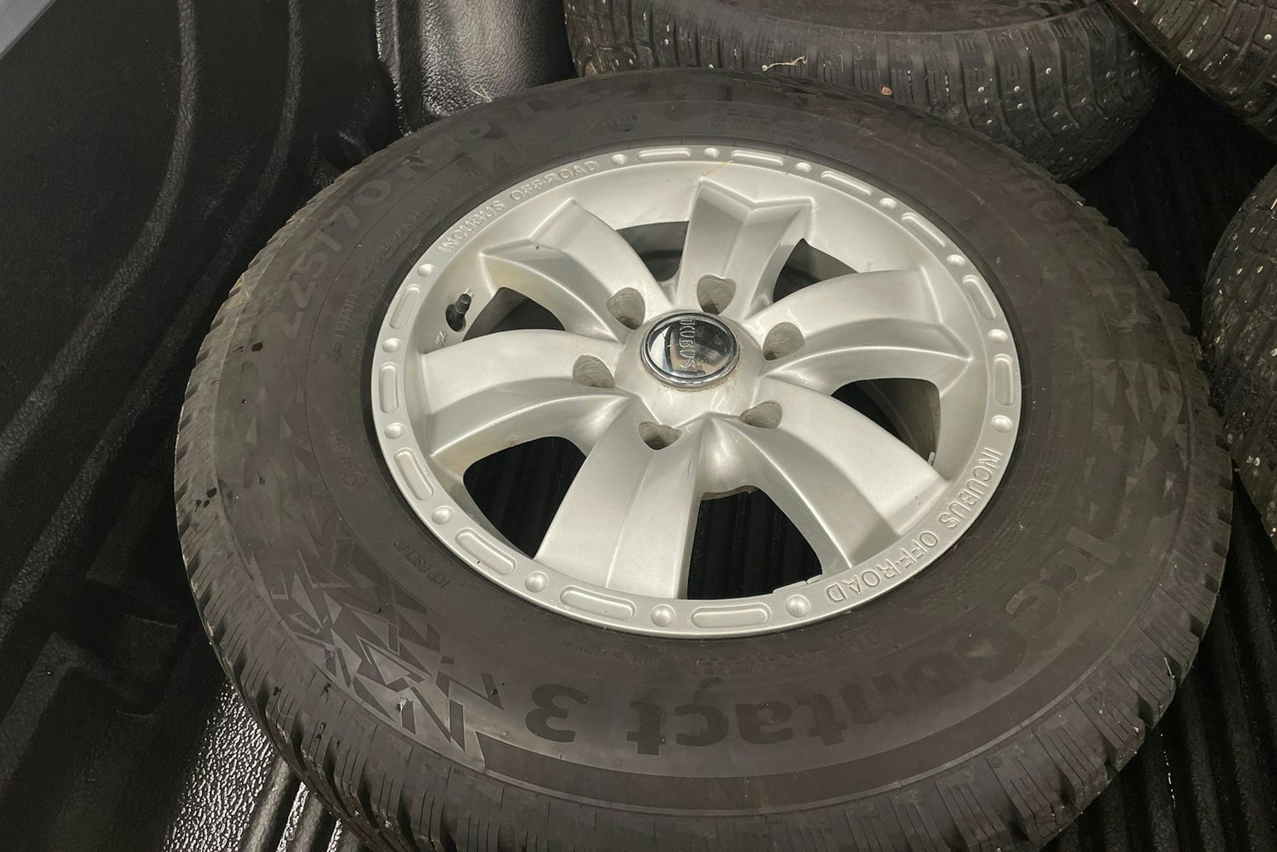 Harmaa Mitsubishi L200 2015 kuva 21.