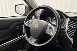 harmaa Mitsubishi L200 2016 kuva 14.